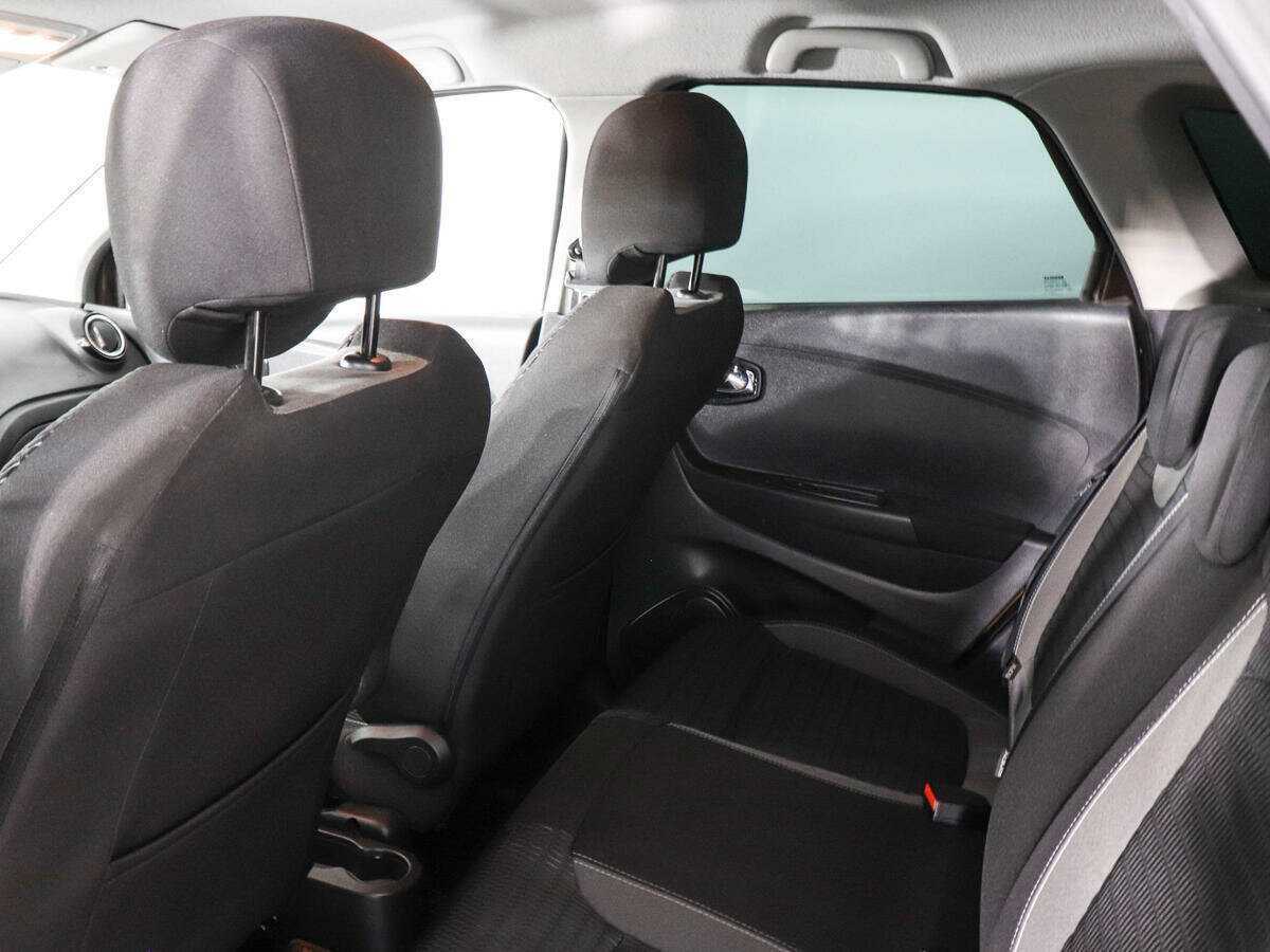 Б/У Рено Каптюр 2017 года. Фото: #11