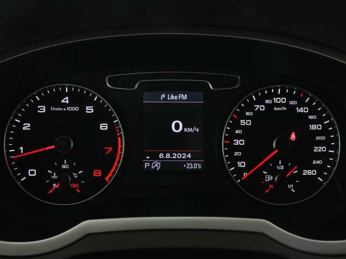 Б/У Ауди К3 2012 года. Фото: #10