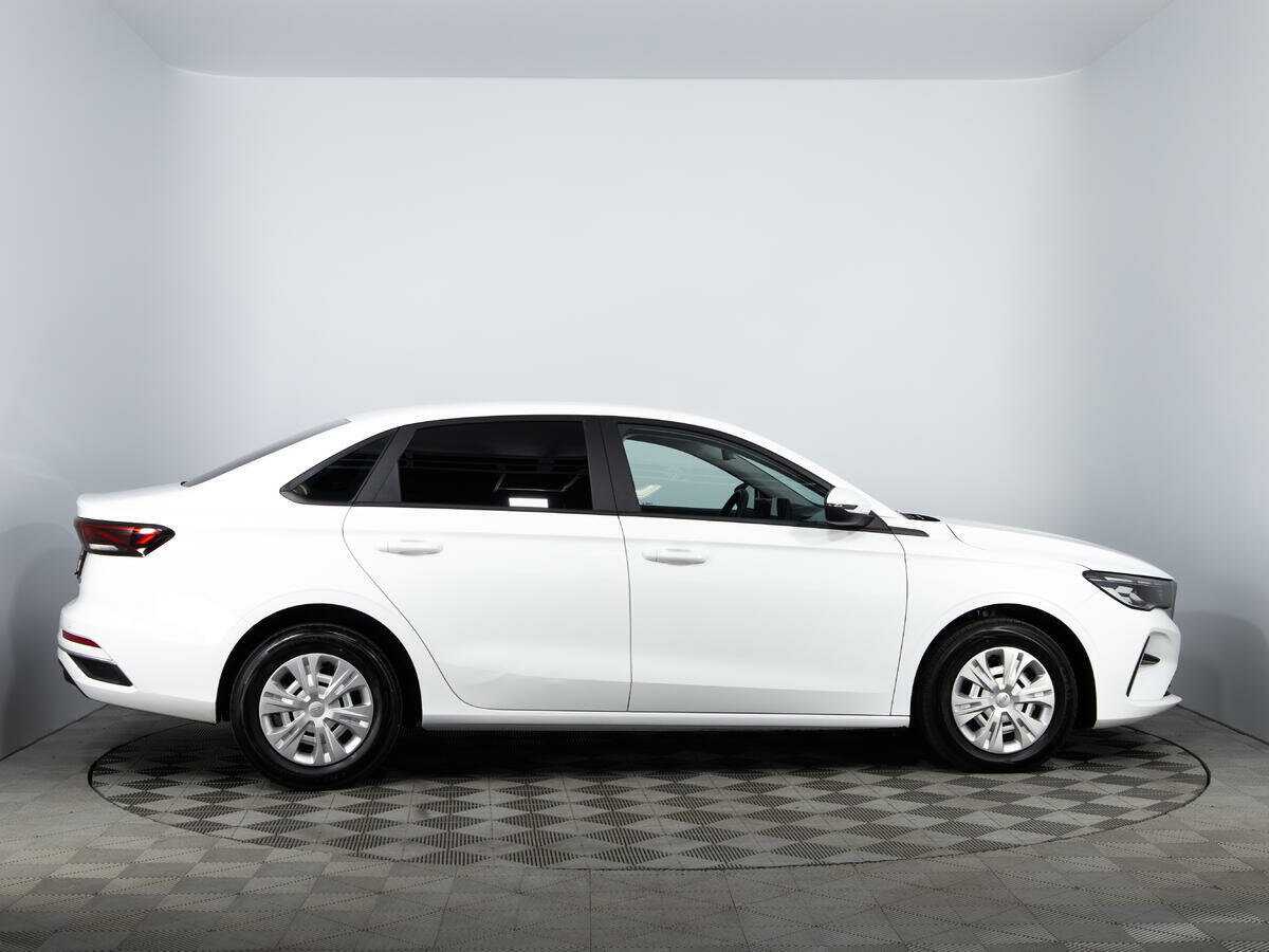 Б/У Джили Эмгранд 2023 года. Фото: #3