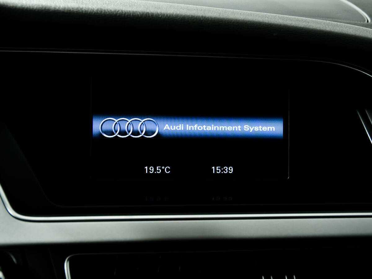 Б/У Ауди А4 2015 года. Фото: #12