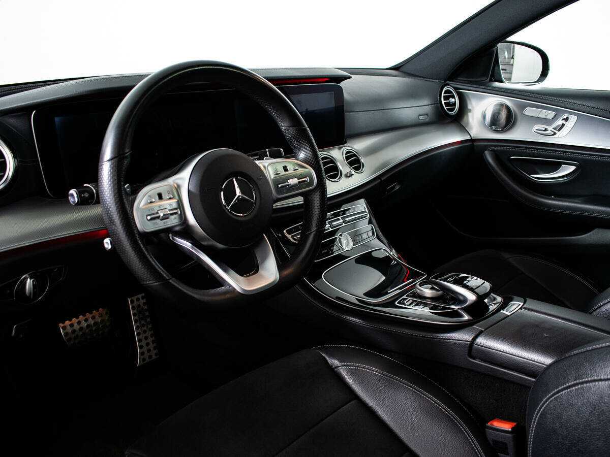 Б/У Мерседес-Бенц Е-Класс 2017 года. Фото: #13