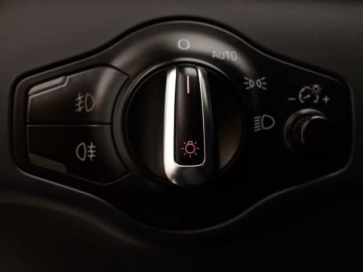 Б/У Ауди А4 2013 года. Фото: #12