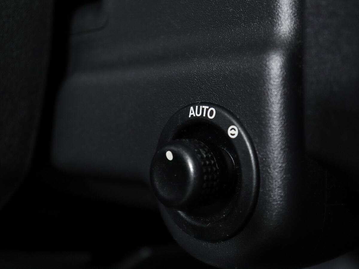 Б/У Лэнд Ровер Дискавери 2013 года. Фото: #20