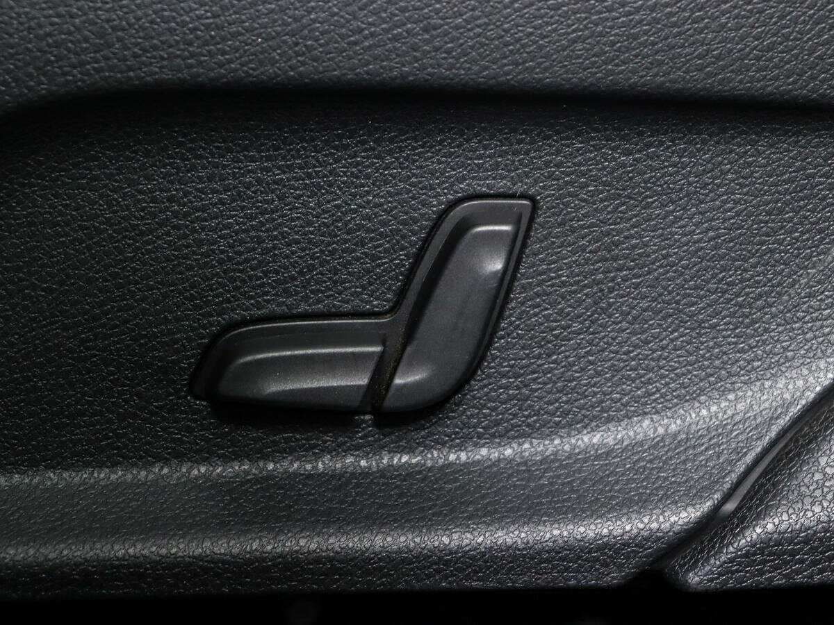 Б/У Мерседес-Бенц Е-Класс 2017 года. Фото: #16