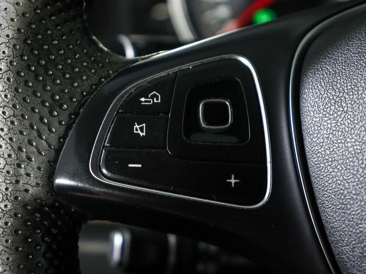 Б/У Мерседес-Бенц Е-Класс 2017 года. Фото: #18