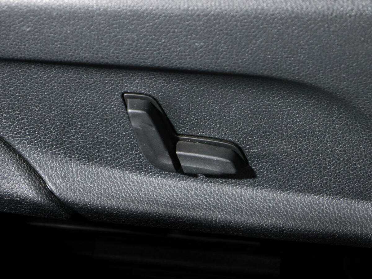 Б/У Мерседес-Бенц Ц-Класс 2018 года. Фото: #12