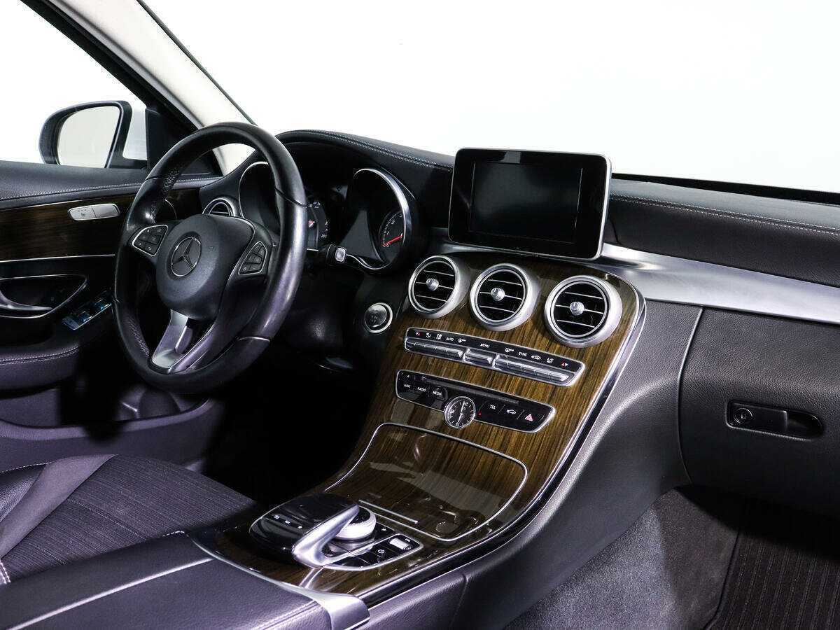 Б/У Мерседес-Бенц Ц-Класс 2016 года. Фото: #6