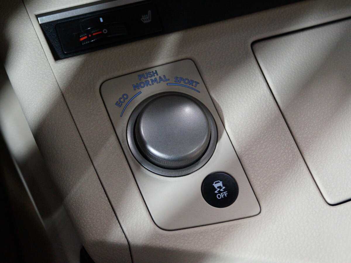 Б/У Лексус ЕС 2012 года. Фото: #18