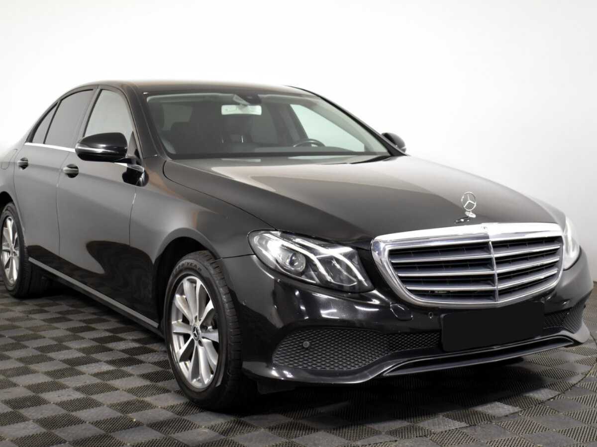 Б/У Мерседес-Бенц Е-Класс 2019 года. Фото: #2