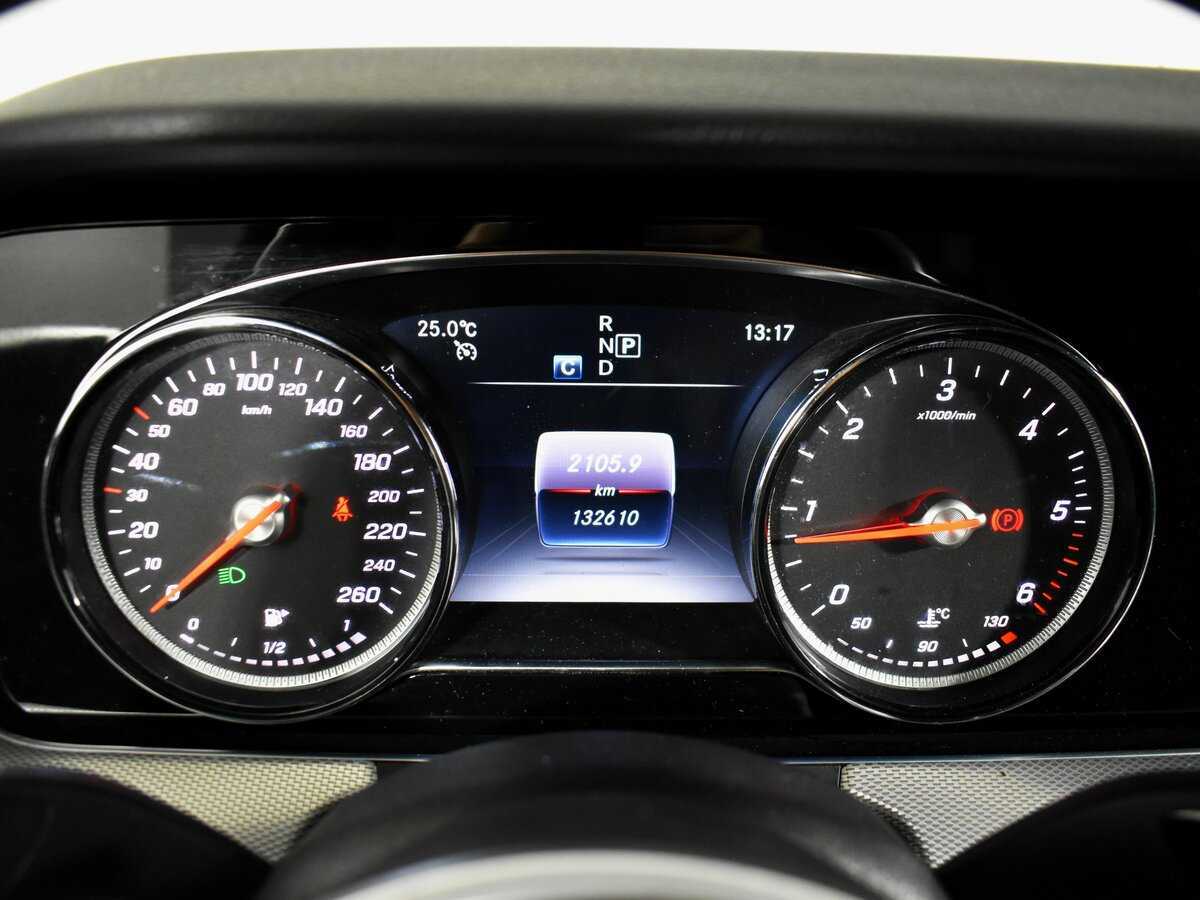 Б/У Мерседес-Бенц Е-Класс 2019 года. Фото: #6