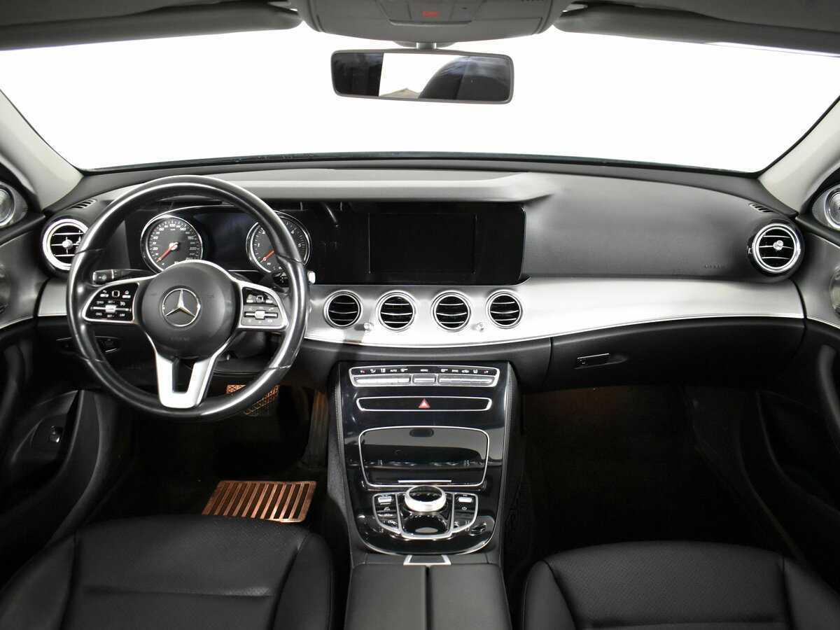 Б/У Мерседес-Бенц Е-Класс 2019 года. Фото: #9