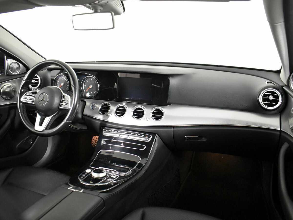 Б/У Мерседес-Бенц Е-Класс 2019 года. Фото: #10