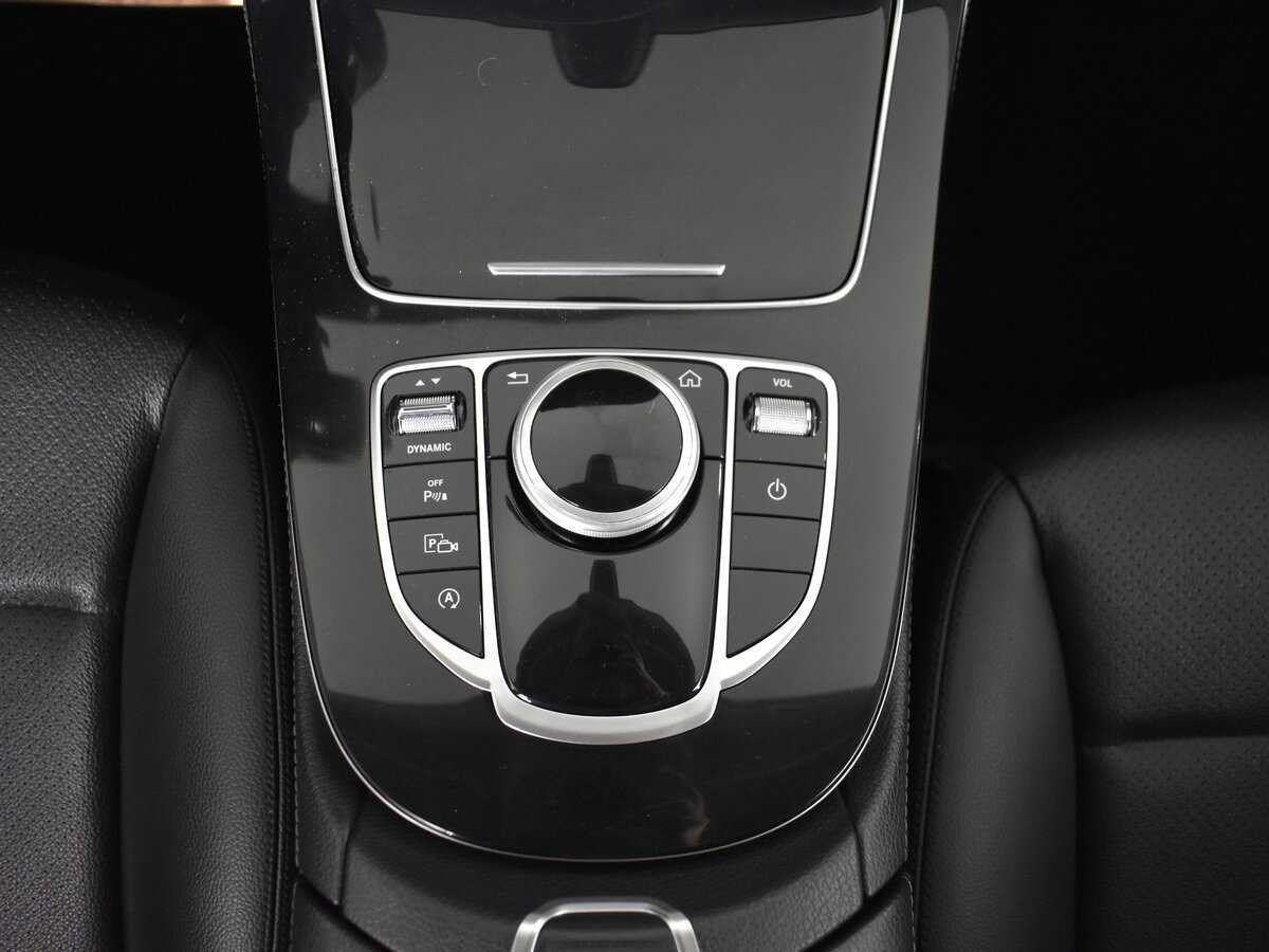 Б/У Мерседес-Бенц Е-Класс 2019 года. Фото: #13