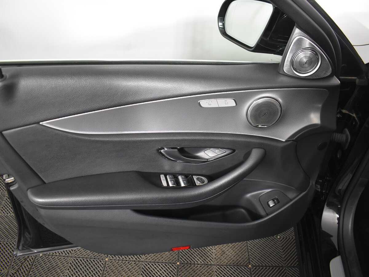 Б/У Мерседес-Бенц Е-Класс 2019 года. Фото: #14