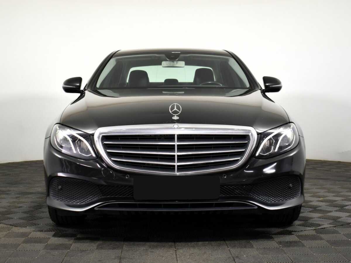 Б/У Мерседес-Бенц Е-Класс 2016 года. Фото: #1