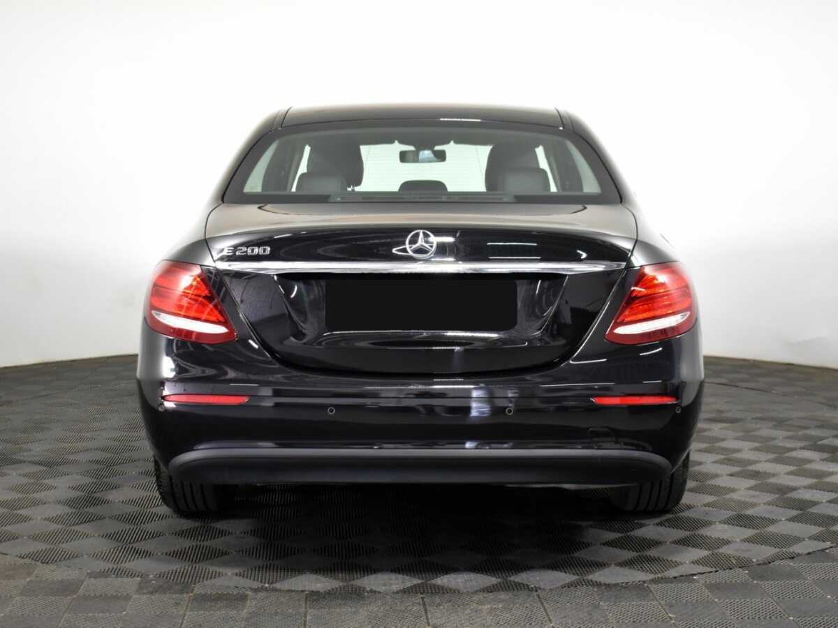 Б/У Мерседес-Бенц Е-Класс 2016 года. Фото: #4