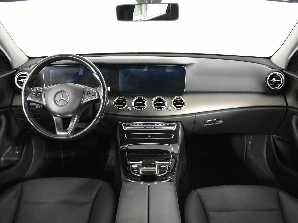 Б/У Мерседес-Бенц Е-Класс 2016 года. Фото: #12