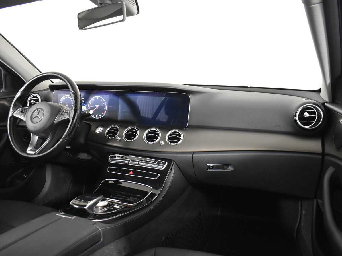 Б/У Мерседес-Бенц Е-Класс 2016 года. Фото: #13