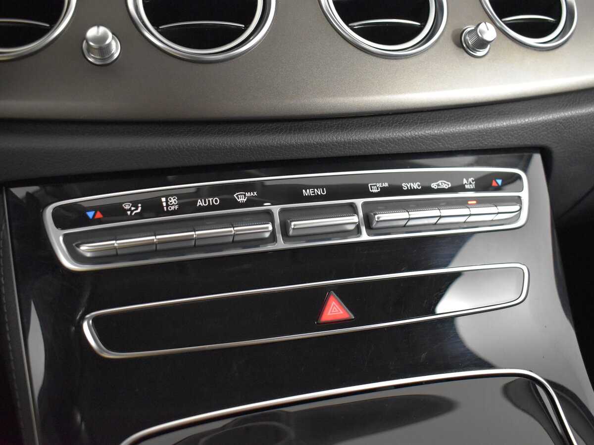 Б/У Мерседес-Бенц Е-Класс 2016 года. Фото: #15