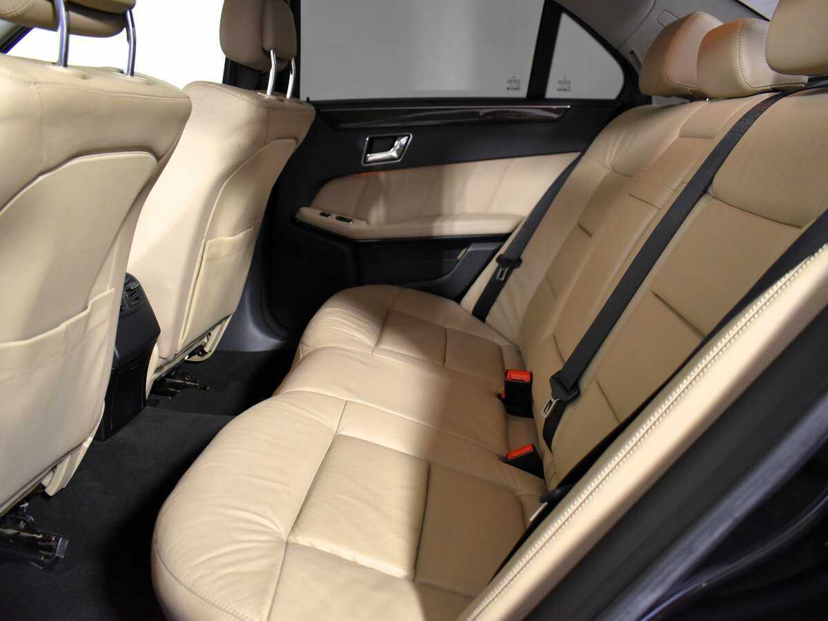 Б/У Мерседес-Бенц Е-Класс 2012 года. Фото: #9