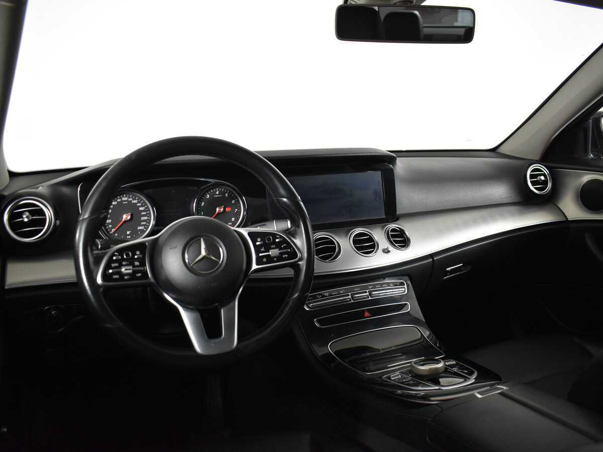 Б/У Мерседес-Бенц Е-Класс 2018 года. Фото: #10