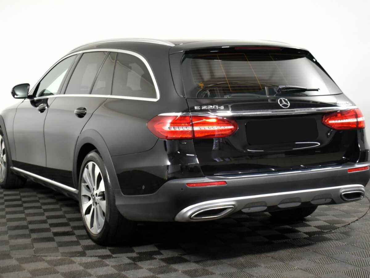 Б/У Мерседес-Бенц Е-Класс 2017 года. Фото: #5