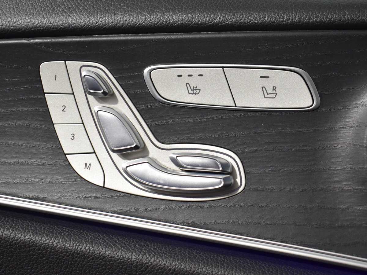 Б/У Мерседес-Бенц Е-Класс 2017 года. Фото: #8