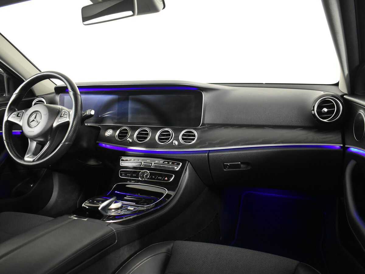 Б/У Мерседес-Бенц Е-Класс 2017 года. Фото: #13