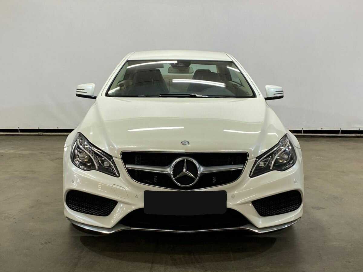 Б/У Мерседес-Бенц Е-Класс 2013 года. Фото: #1