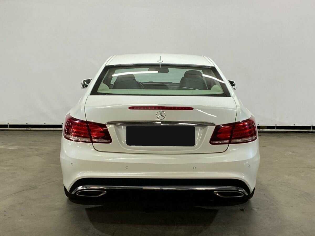 Б/У Мерседес-Бенц Е-Класс 2013 года. Фото: #6