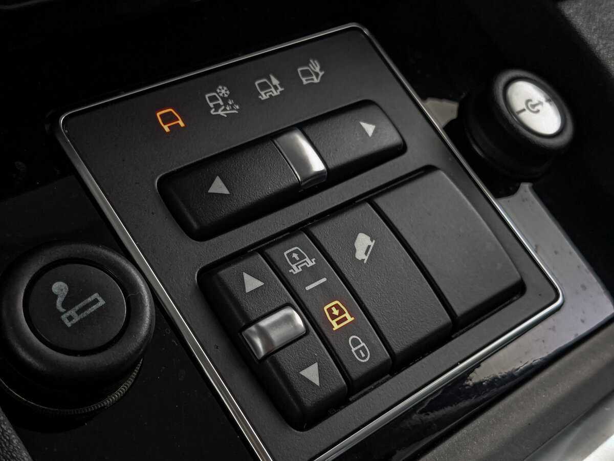 Б/У Лэнд Ровер Дискавери 2014 года. Фото: #21