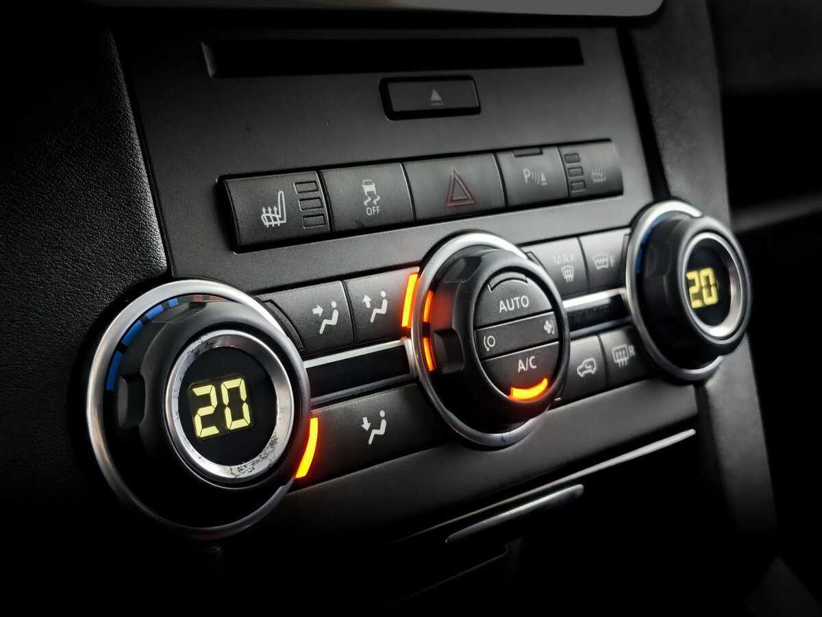 Б/У Лэнд Ровер Дискавери 2014 года. Фото: #23