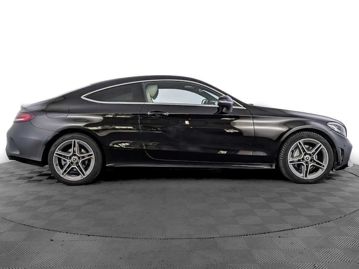 Б/У Мерседес-Бенц Ц-Класс 2018 года. Фото: #3