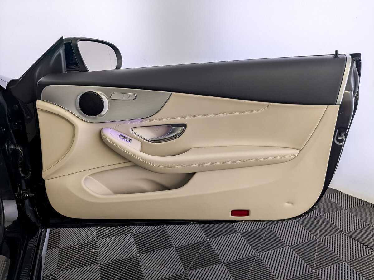 Б/У Мерседес-Бенц Ц-Класс 2018 года. Фото: #20