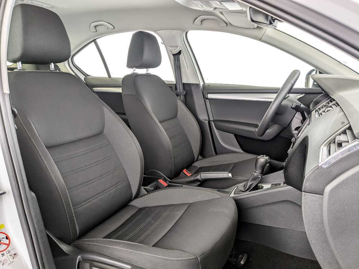 Б/У Шкода Октавия 2017 года. Фото: #18