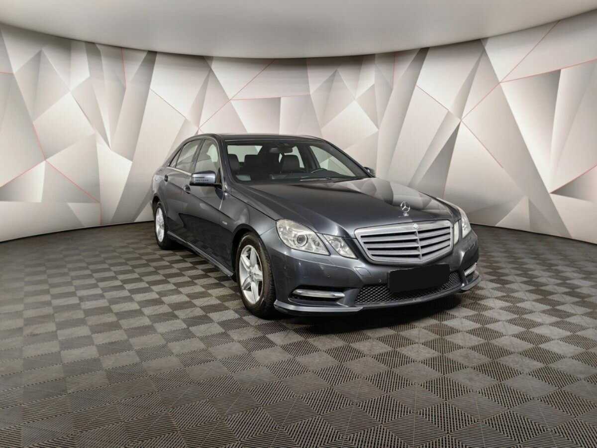 Б/У Мерседес-Бенц Е-Класс 2012 года. Фото: #2