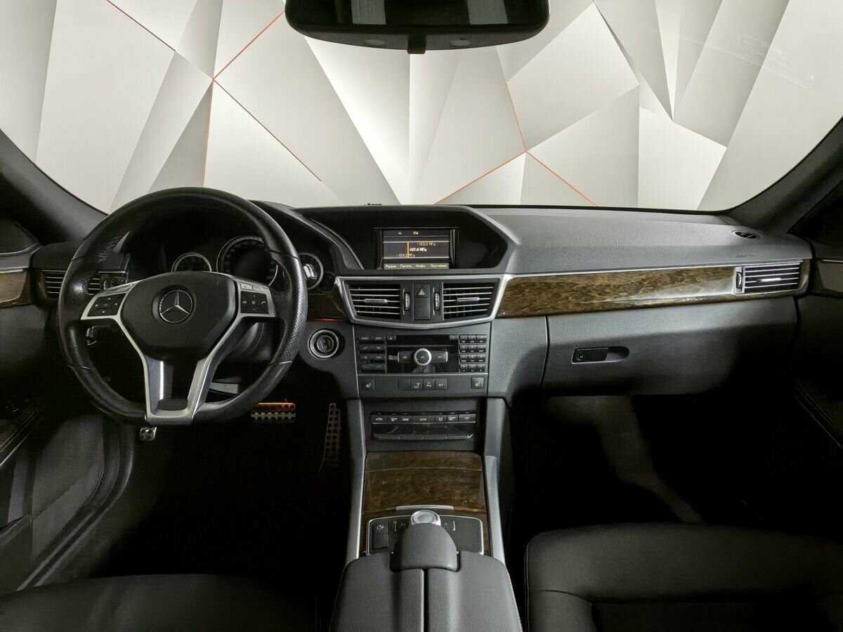 Б/У Мерседес-Бенц Е-Класс 2012 года. Фото: #9