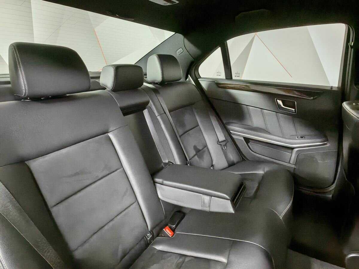 Б/У Мерседес-Бенц Е-Класс 2012 года. Фото: #12