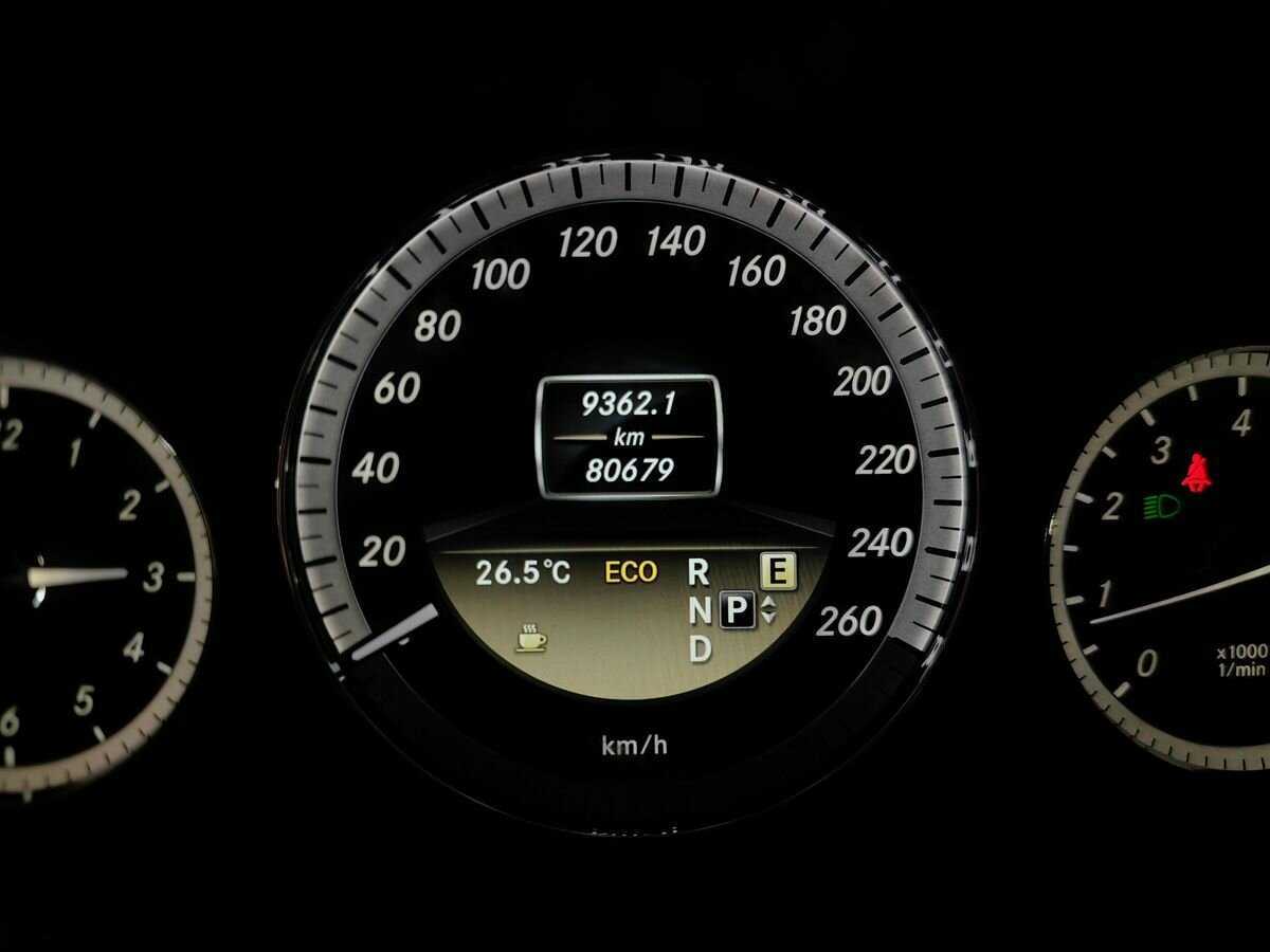 Б/У Мерседес-Бенц Е-Класс 2012 года. Фото: #16