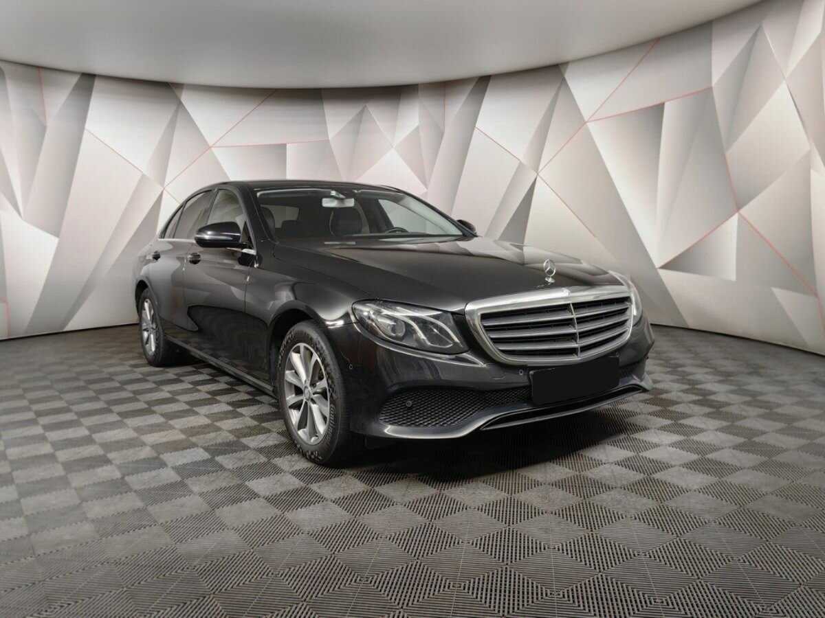 Б/У Мерседес-Бенц Е-Класс 2016 года. Фото: #2