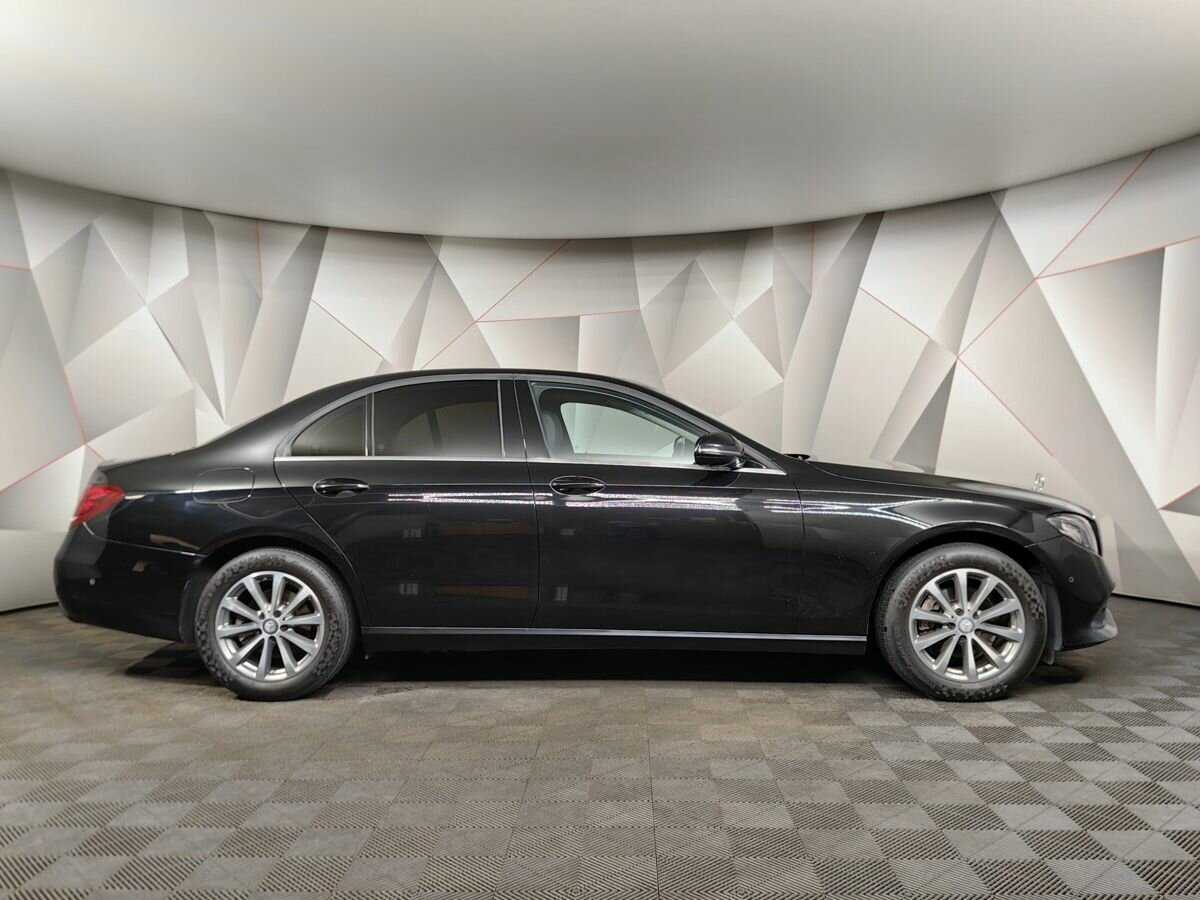 Б/У Мерседес-Бенц Е-Класс 2016 года. Фото: #5