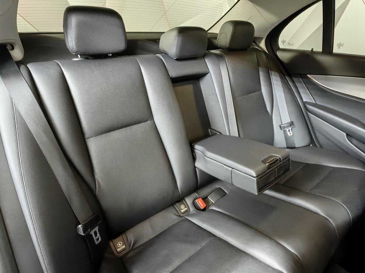 Б/У Мерседес-Бенц Е-Класс 2016 года. Фото: #12