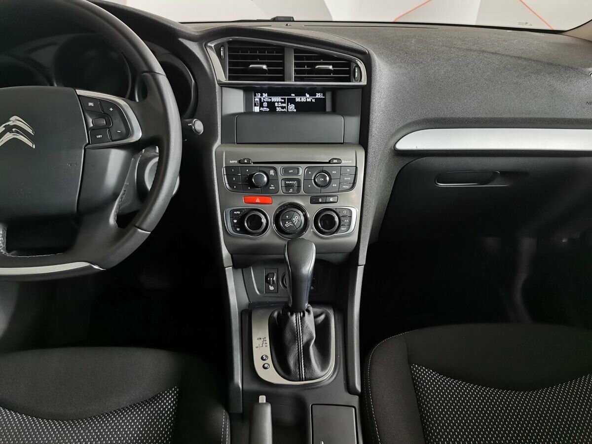 Б/У Ситроен Ц4 2018 года. Фото: #10