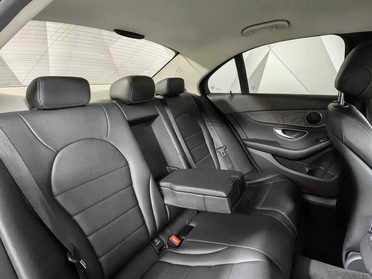 Б/У Мерседес-Бенц Ц-Класс 2015 года. Фото: #12