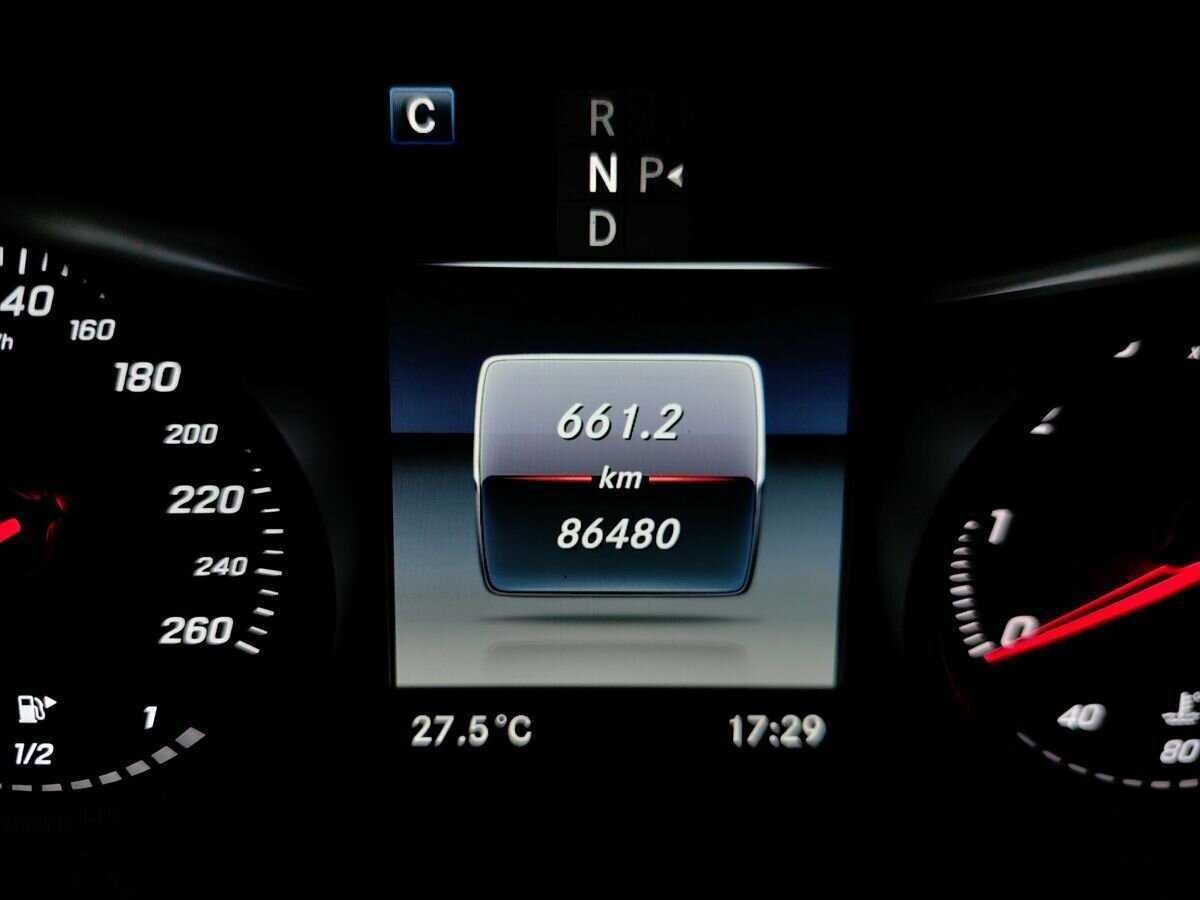 Б/У Мерседес-Бенц Ц-Класс 2015 года. Фото: #16