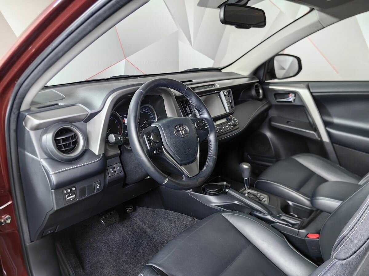 Б/У Тойота Рав4 2018 года. Фото: #13