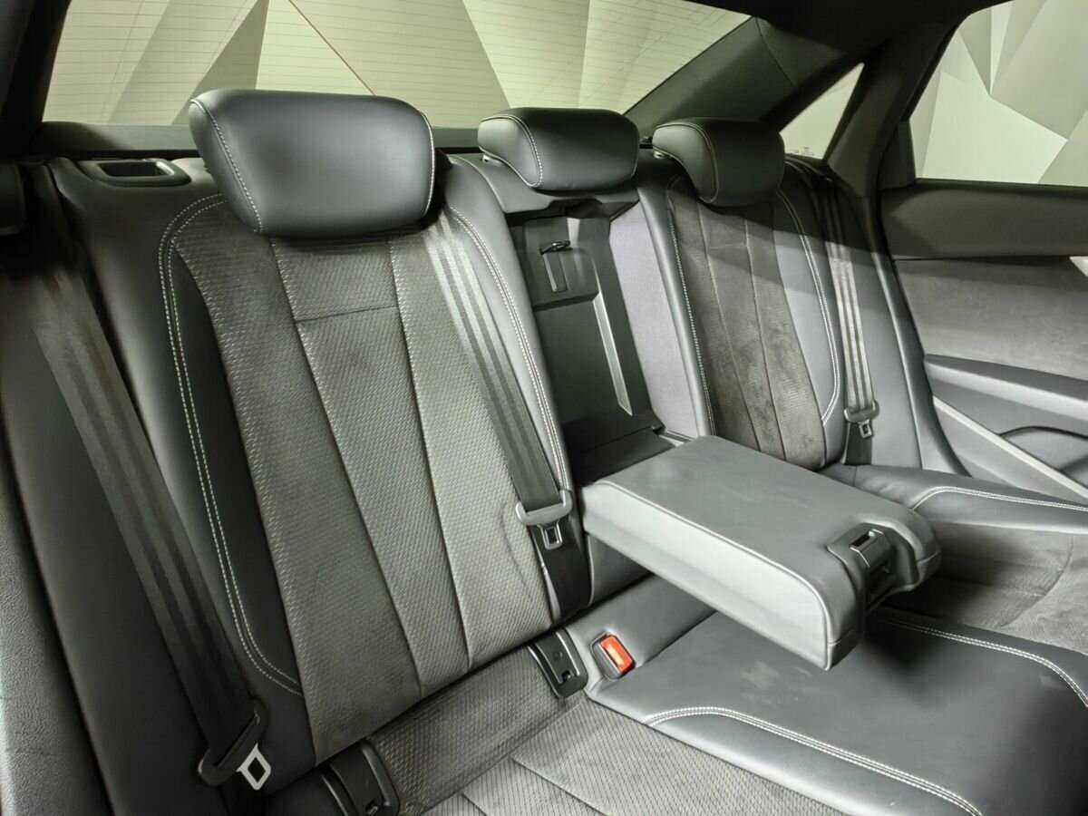 Б/У Ауди А4 2017 года. Фото: #12