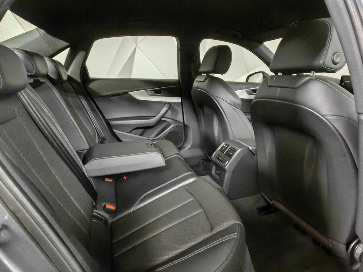 Б/У Ауди А4 2016 года. Фото: #11