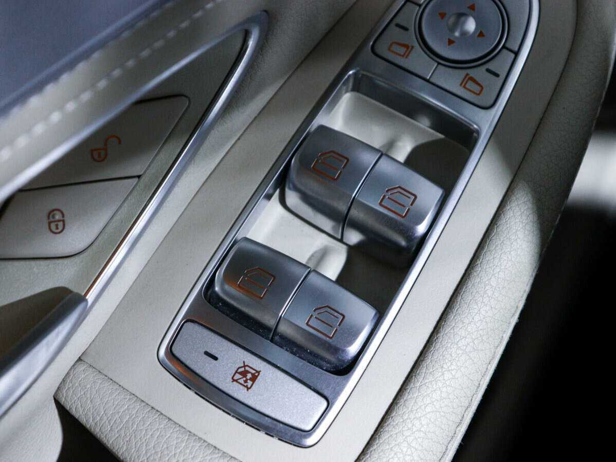 Б/У Мерседес-Бенц Ц-Класс 2015 года. Фото: #15