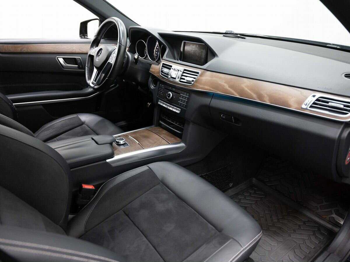 Б/У Мерседес-Бенц Е-Класс 2015 года. Фото: #10